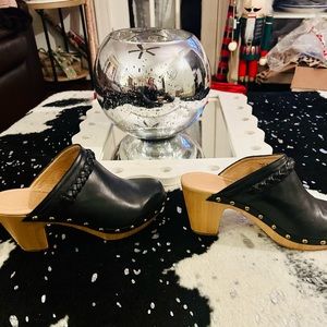 Classic Black Heel Clogs with heel gold nail head trim size 8.5 WMS Union